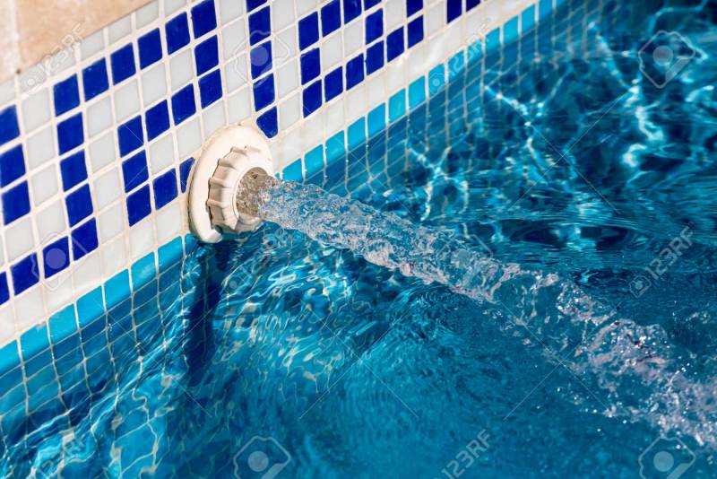 Liner Piscine Remplacement, Étanchéité et Esthétique à Nîmes proche Alès